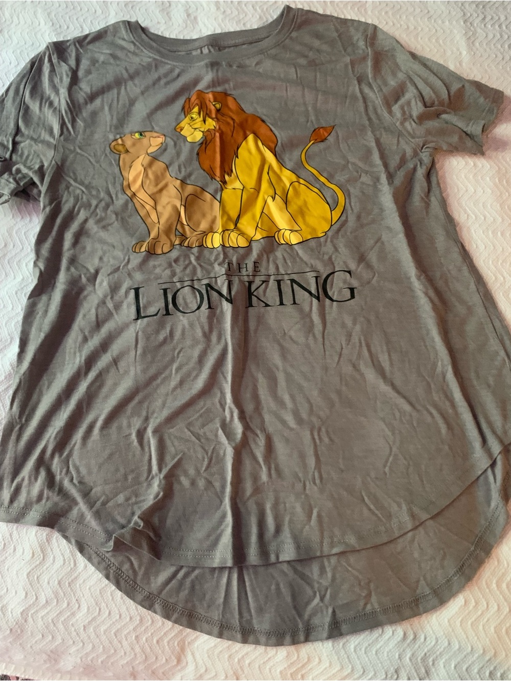 The Lion King Gray Tee with Simba Graphic never worn